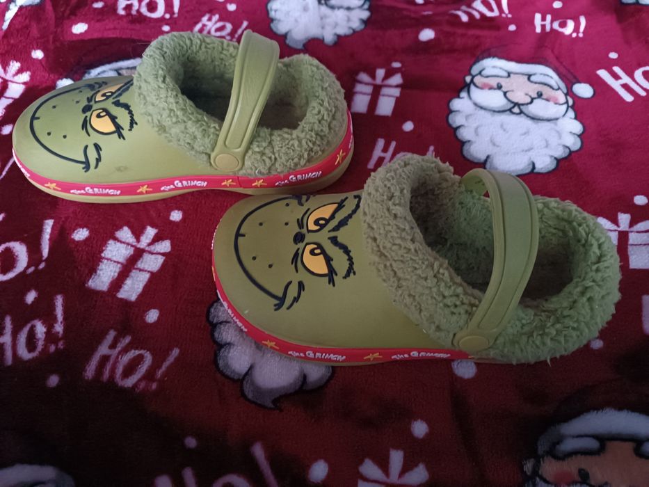 Klapki a'la crocsy Grinch ocieplane 18cm wkładka