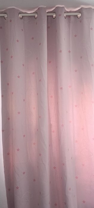 2 cortinados rosa de criança
