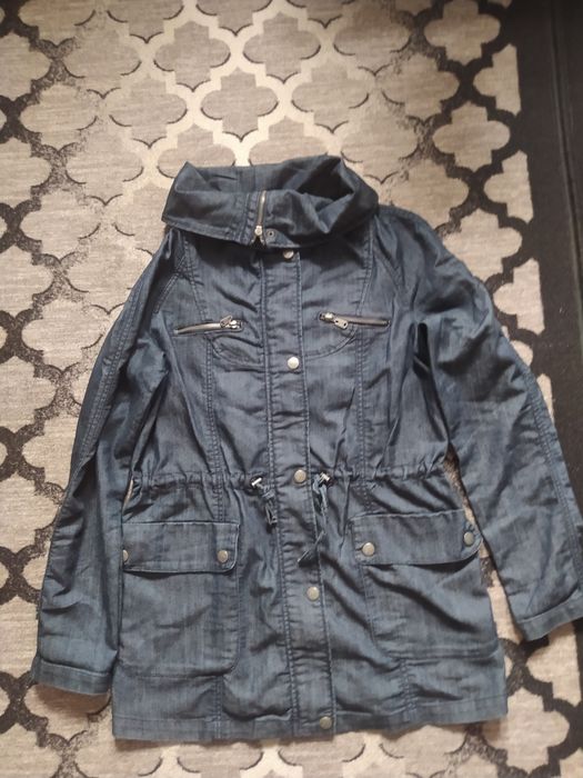 Kurtka wiosenna wiatrówka jeansowa parka Stradivarius