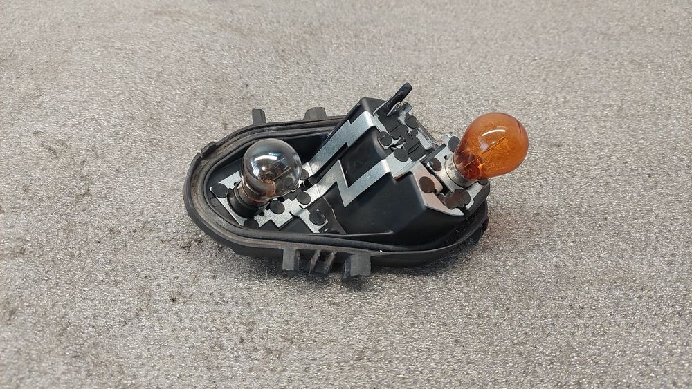 Suporte lâmpada direito SEAT Leon (5F1)
