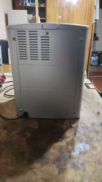 продам кофемашину Delonghi Magnifica Elegance