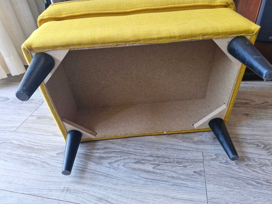 Pufa, podnóżek Ikea Strandom żółty
