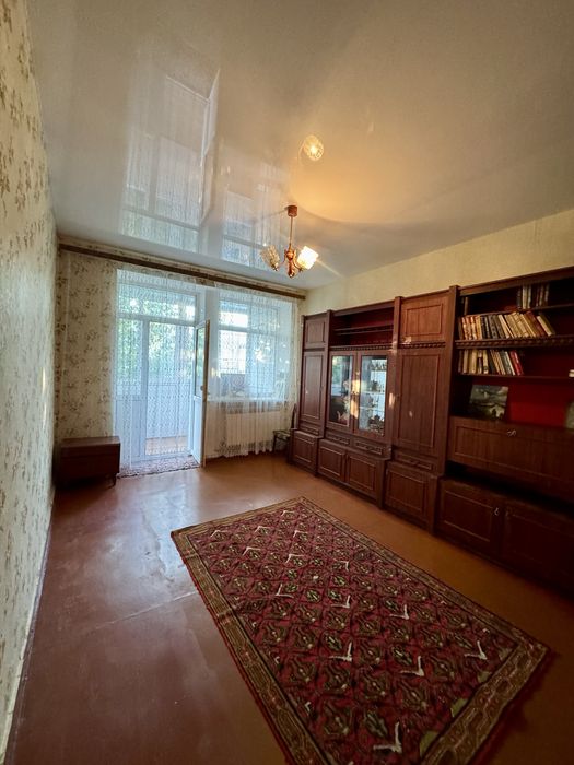 Трикімнатна квартира крупногабаритна ,автономне опалення Новомиколаївк