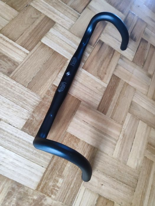 Guiador Gravel/Estrada UNO 40cm c/ flare