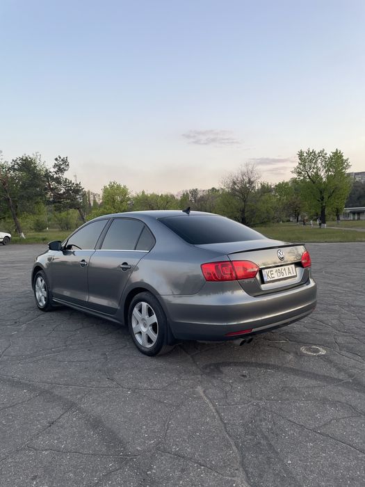 Volkswagen Jetta VI 6 1.8TSI