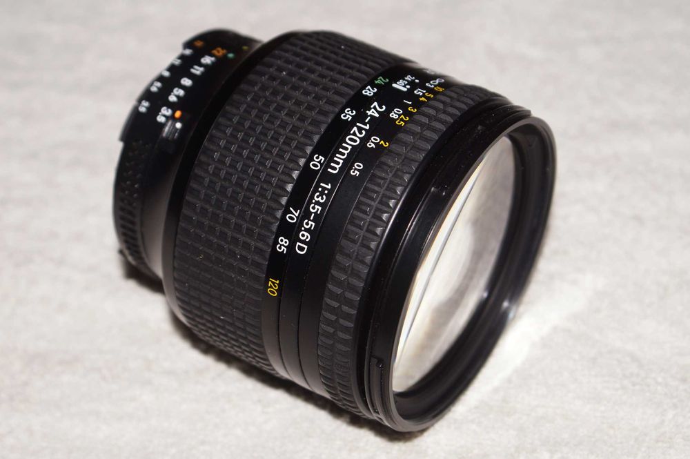 Nikon AF Nikkor 24-120 f/3.5-5.6 D