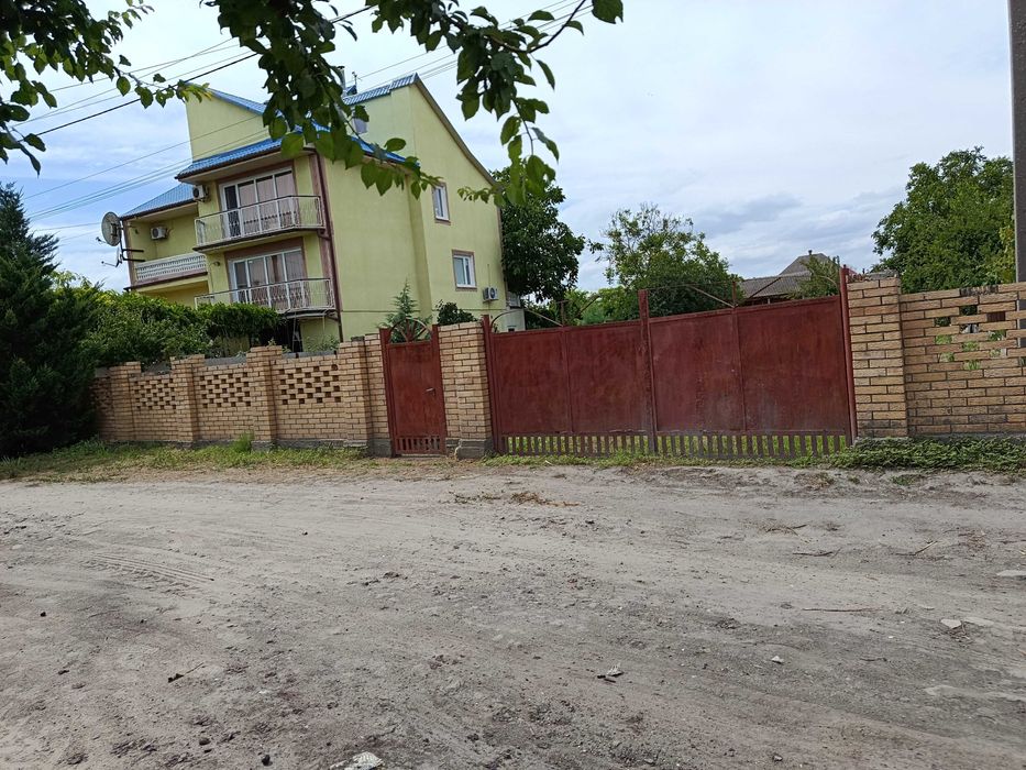 Продаётся земельный участок 10 соток