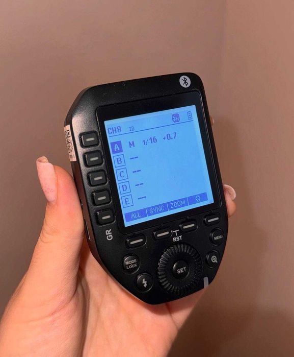 Вспышка V860III-C и Радиосинхронизатор Godox XPro II для Canon (б/у)