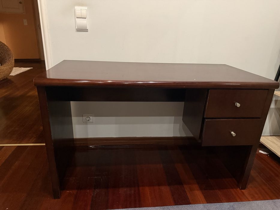 Secretaria em Madeira