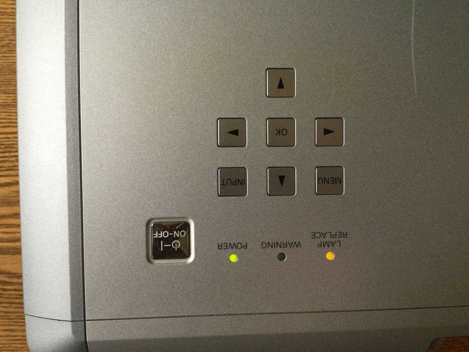 Sanyo PLV-Z4 проектор