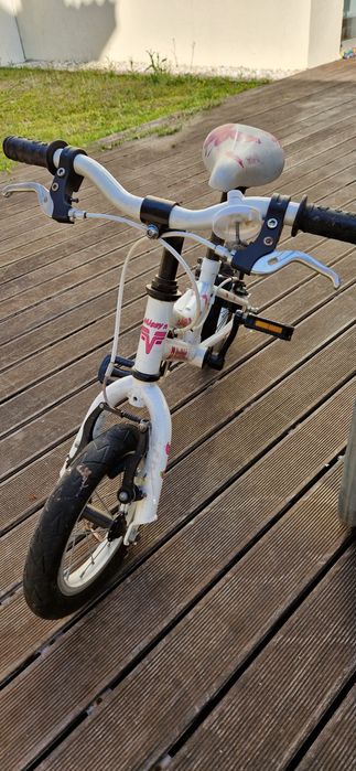 Bicicleta de menina