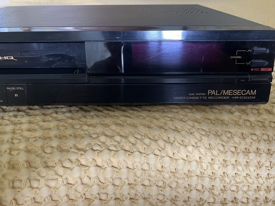 Відеомагнітофон японський