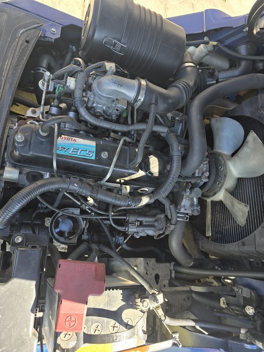 Погрузчик вилковий.  TOYOTA 2.5 тонны.  Вагонник.