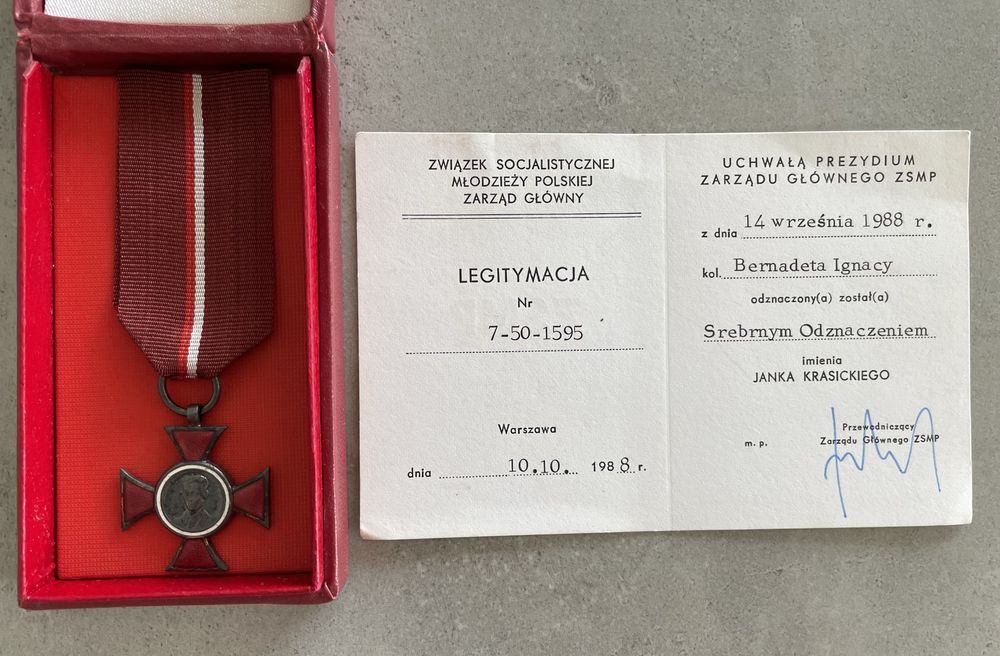 Srebrny medal im Janka Krasickiego PRL legitymacja pudełko z logo ZSMP