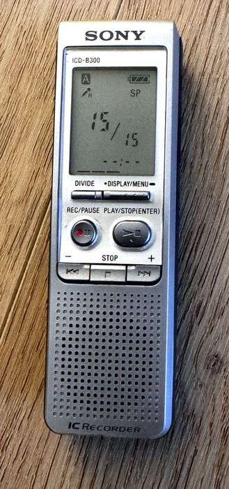 Dyktafon Sony ICD-B300 (IC Recorder) – sprawny, cyfrowy