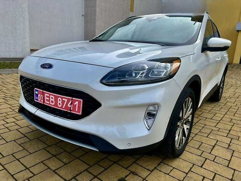 Ford Escape 2.5 hybrid Titanyum