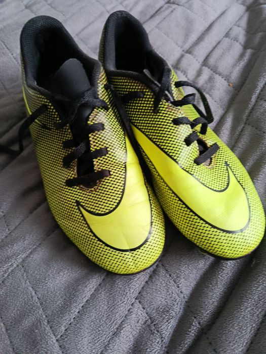 Buty piłkarskie korki Nike