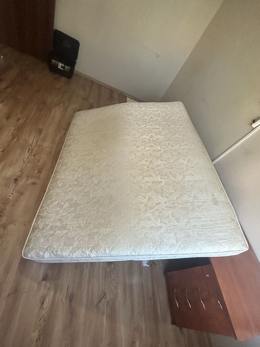 Продам Матрас 160/200 высота 25-30