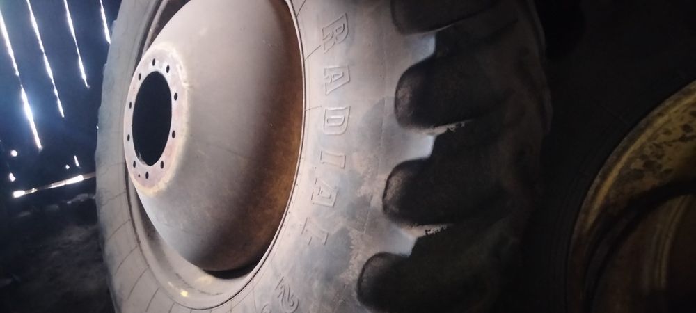 Продам колеса спарка на Джон Дір