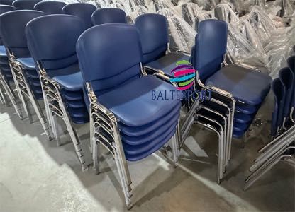 Cadeira 4 Pés Fixa Visitante Pele Sintetica / Tecido ESTRUTURA CROMADA