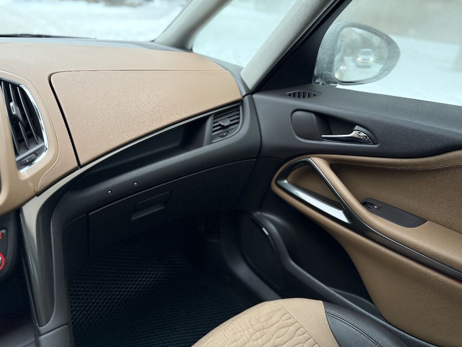 Opel Zefira максимальна комплектація