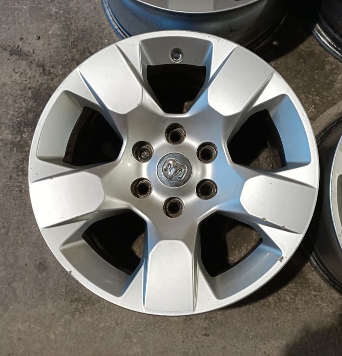 Komplet kół aluminiowych dogde ram  18 cali
