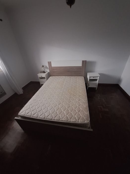 Cama de casal com colchão