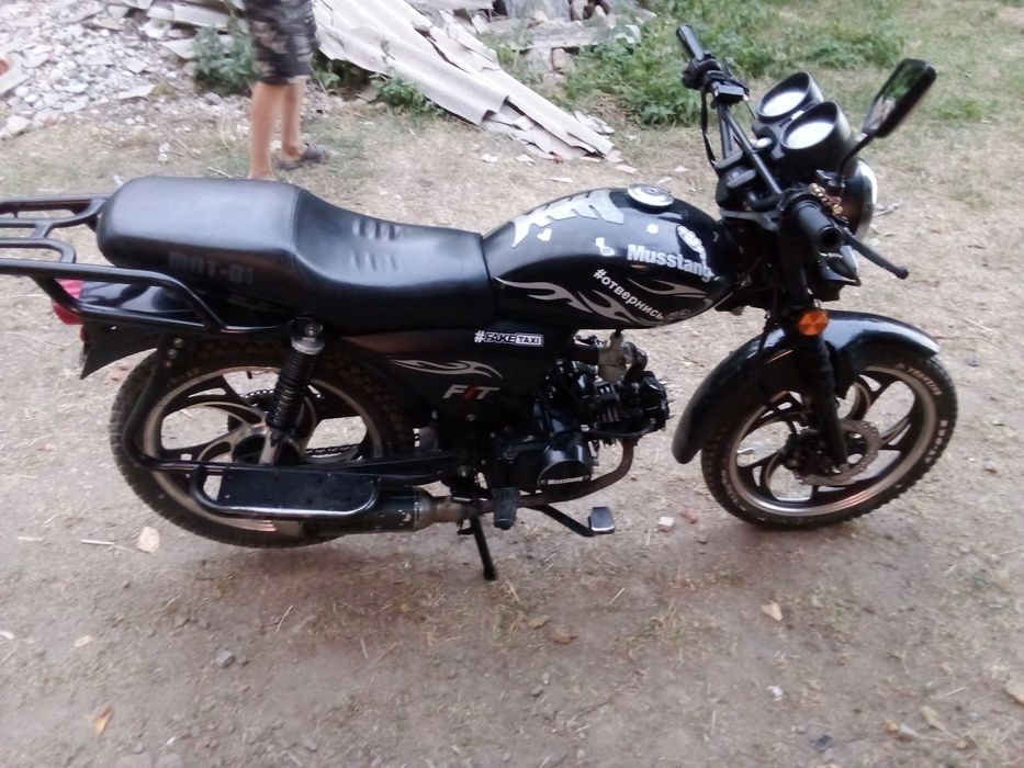 Продам мустанг,в гарному стані