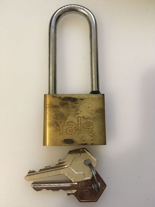 Cadeado "YALE" com duas chaves