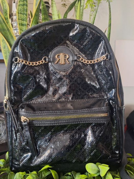 Plecak damski. River Island. Czarny ze złotymi dodatkami. Używany.