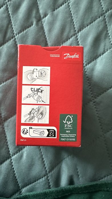 Новий терморегулятор/ термостатична головка на батарею