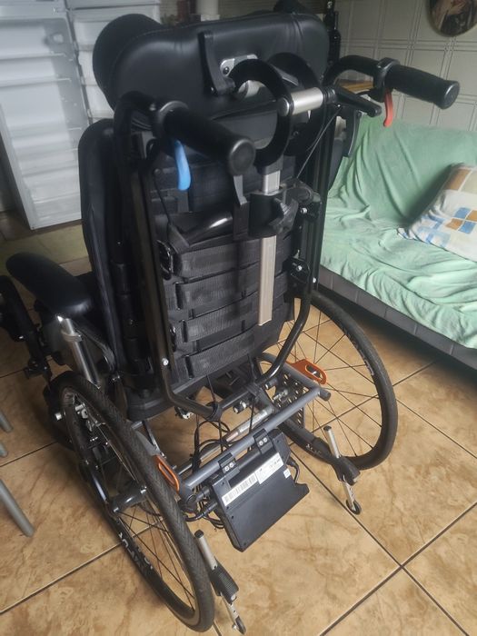 Cadeira de rodas - elétrica