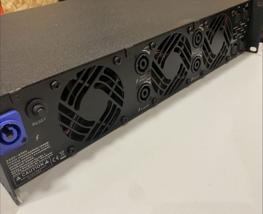 Amplificador profissional T. AMP.  TSA 4-1300