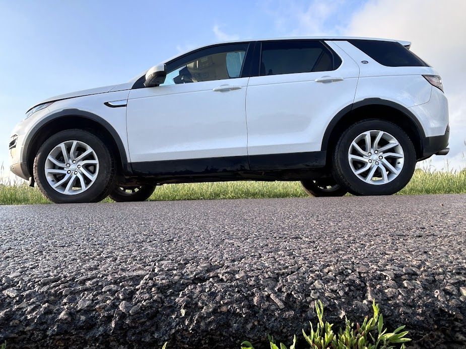 Land Rover Discovery Sport Hse Landmark Edition - najrzadszy model - jasny środek