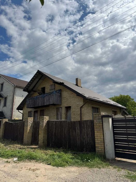 Незавершений будинок та земельна ділянка 6 сот., м. Дубляни