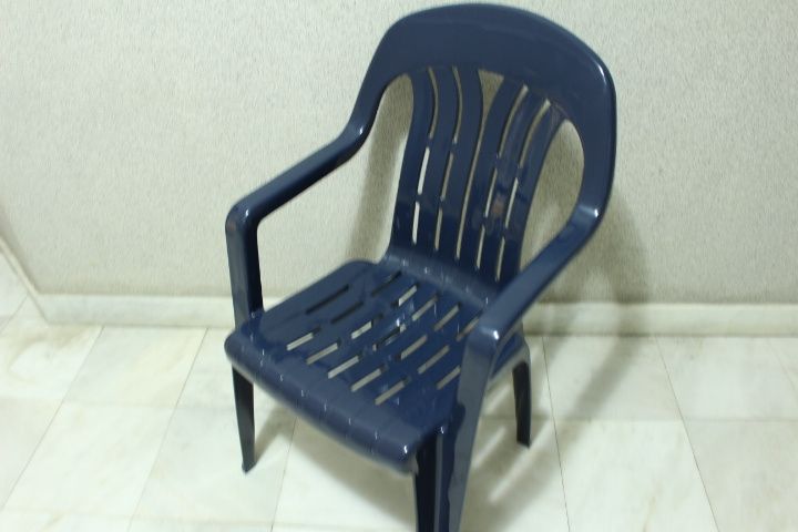 4 Cadeiras de Braços Marca Curver para Exterior Azuis Resistentes