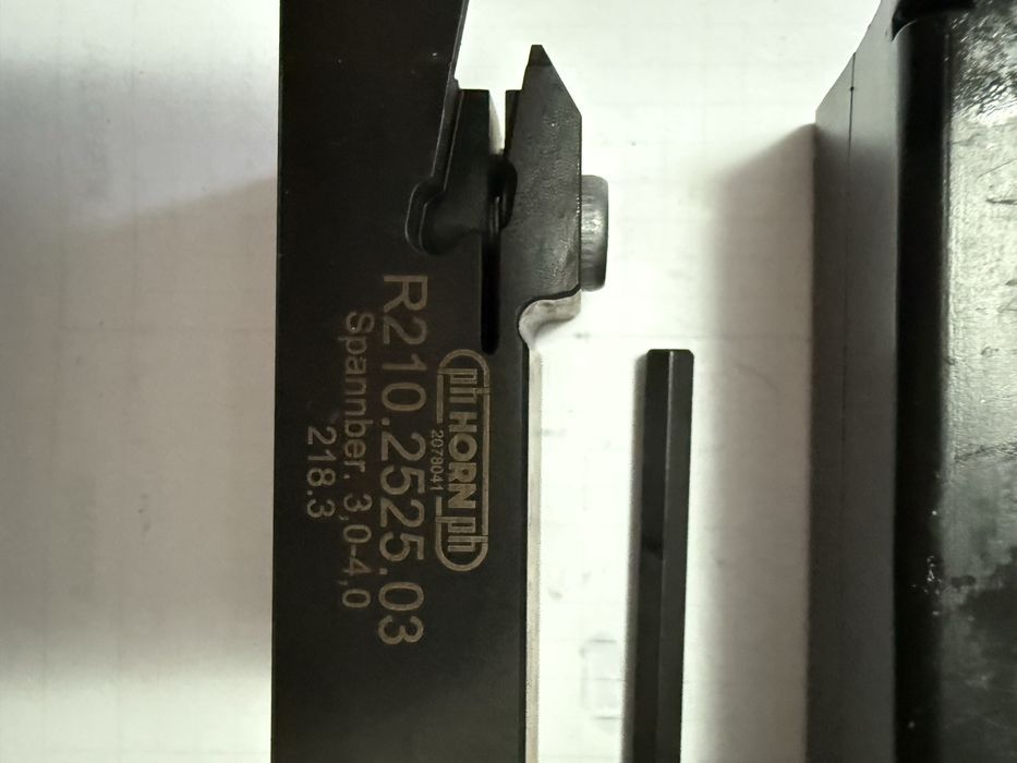 Nóż tokarski do rowkowania HORN