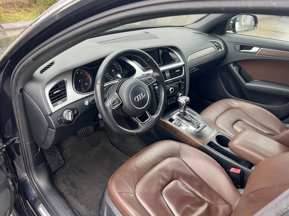 Продам Ауді а4б8 2.0 бензин 2015 р