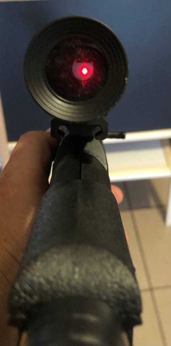 Снайперська гвинтівка 93 см, оптичний прицiл з лазерною крапкою, сошки