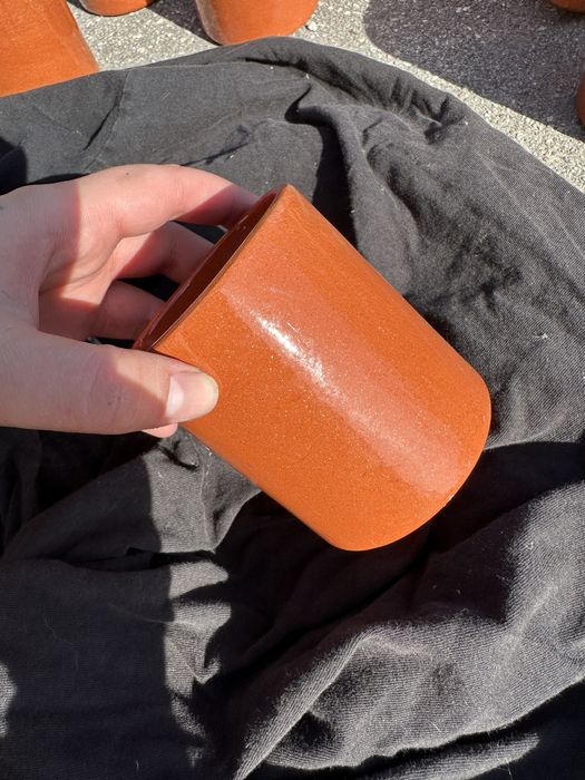 Copos, canecas de barro