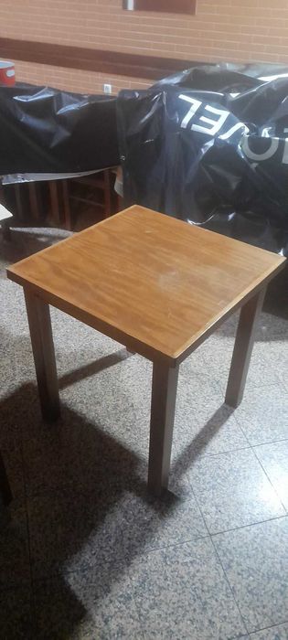 vendo mesas e cadeiras de restaurante