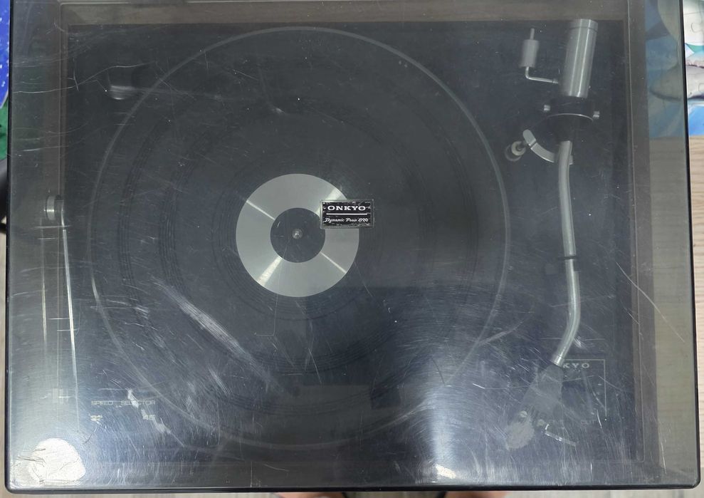 Gira discos Onkyo Dynamic Four 800