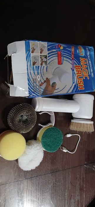 Щітка для прибирання