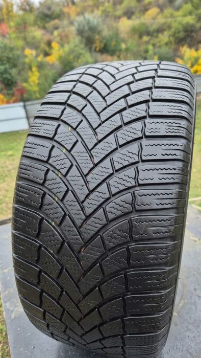 Зимові шини Bridgestone  235/55 R18 комплект