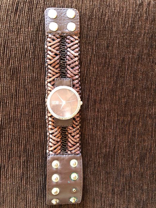 Relógio One em ótimo estado