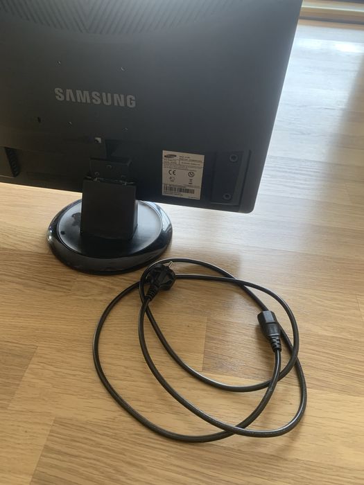 Монітор Самсунг