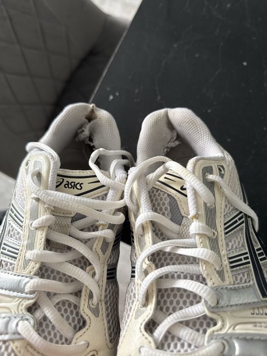 Кросівки ASICS білі