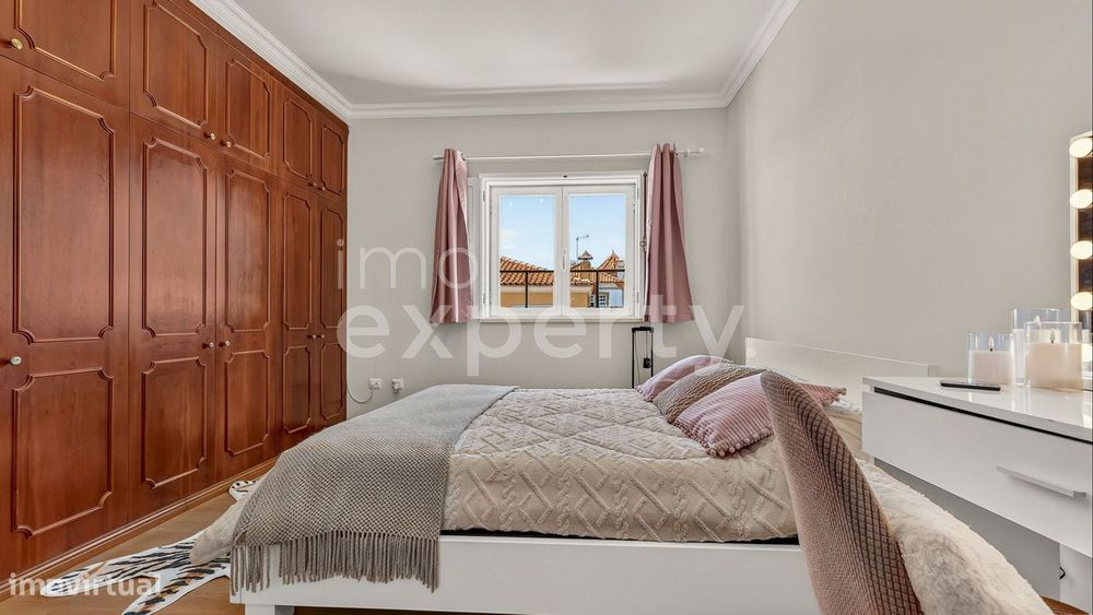 Moradia com 3 suites e piscina coberta a 10 min das praias da Ericeira