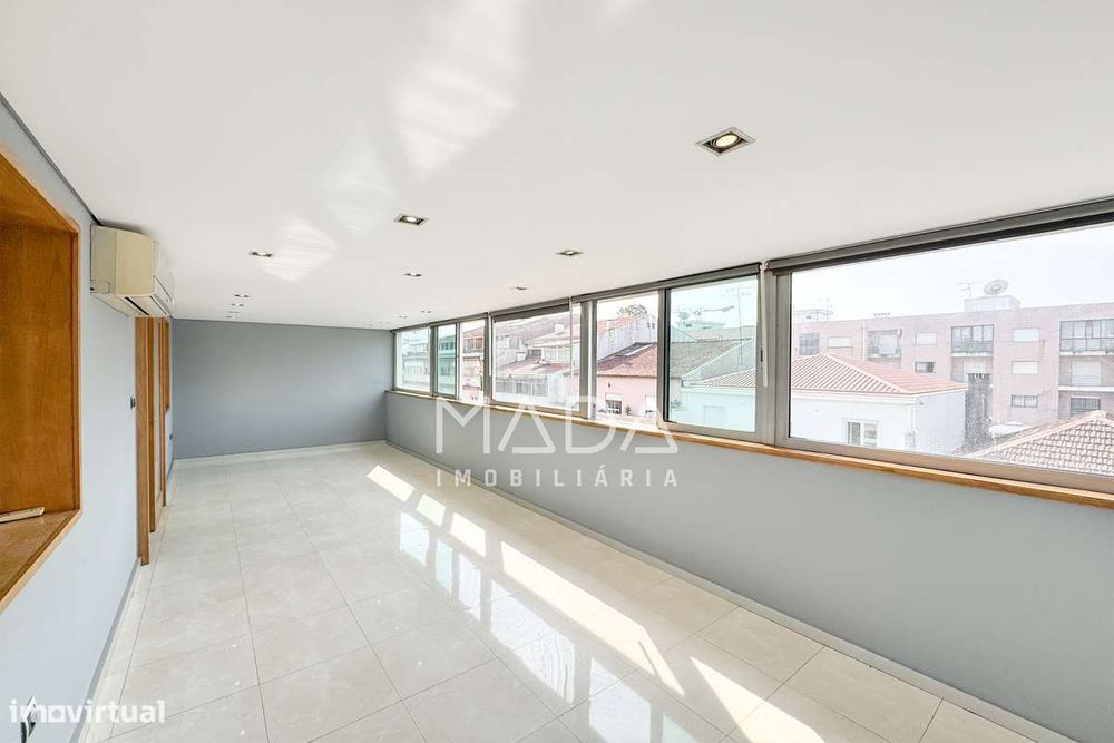 Apartamento T2+1 (último piso) c/sótão no centro histórico de Braga