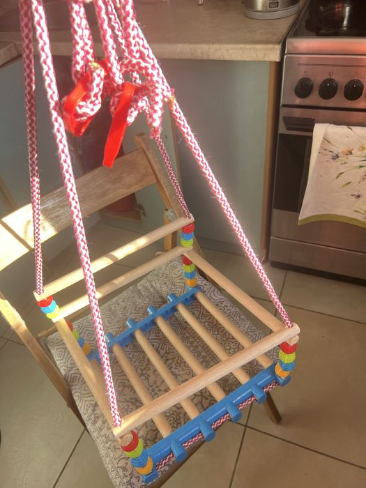 Гойдалка дітяча дерево